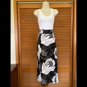 SIMPLY SISTERS BY LOLA High Waist Maxi Skirt